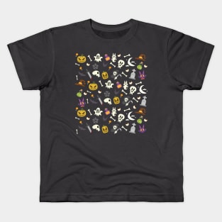 Group pattern of pumpkins, skeletons and ghosts on halloween Kids T-Shirt